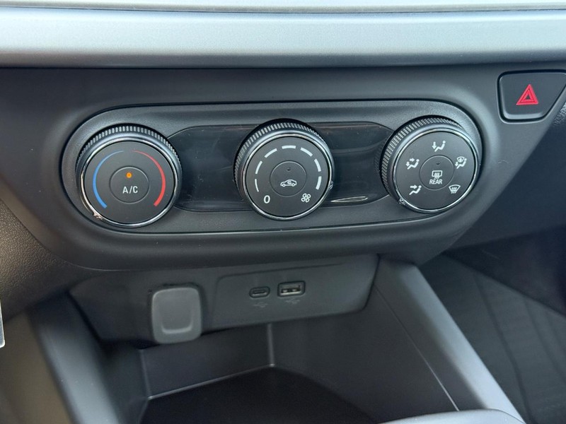 Chevrolet Trax Vehicle Full-screen Gallery Image 12