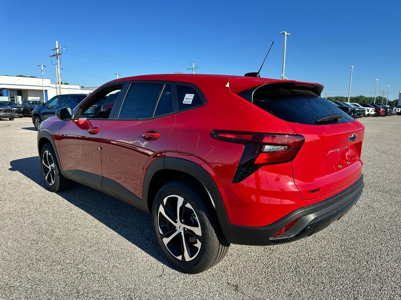 Chevrolet Trax Vehicle Full-screen Gallery Image 3