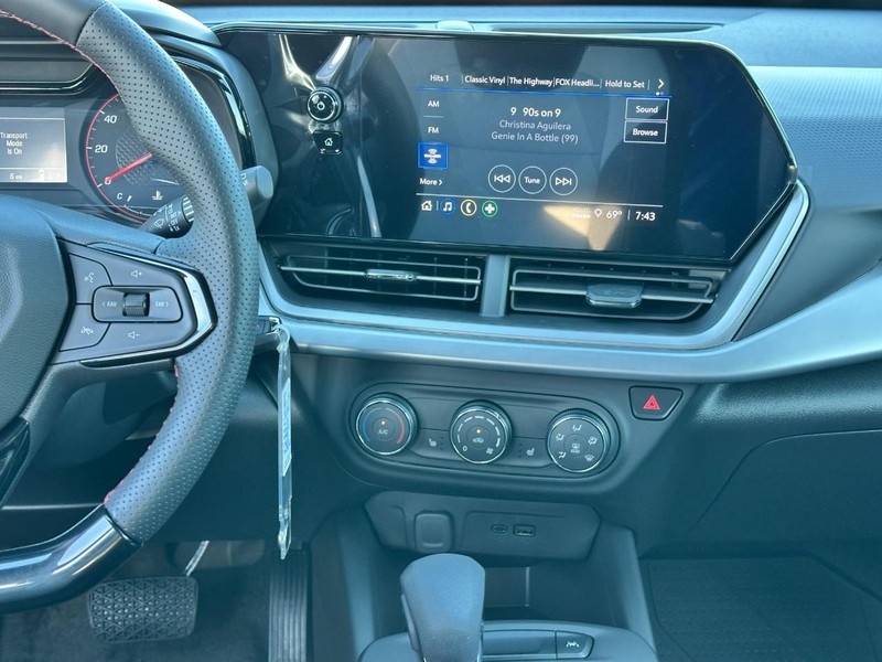 Chevrolet Trax Vehicle Full-screen Gallery Image 7