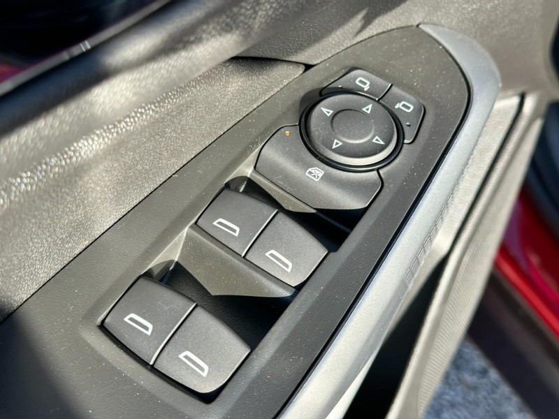 Chevrolet Trax Vehicle Full-screen Gallery Image 9