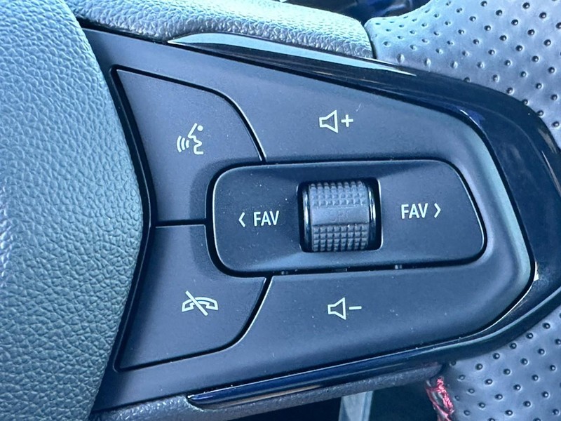 Chevrolet Trax Vehicle Full-screen Gallery Image 12