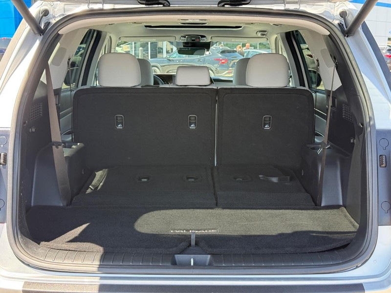 Hyundai Palisade Vehicle Full-screen Gallery Image 6