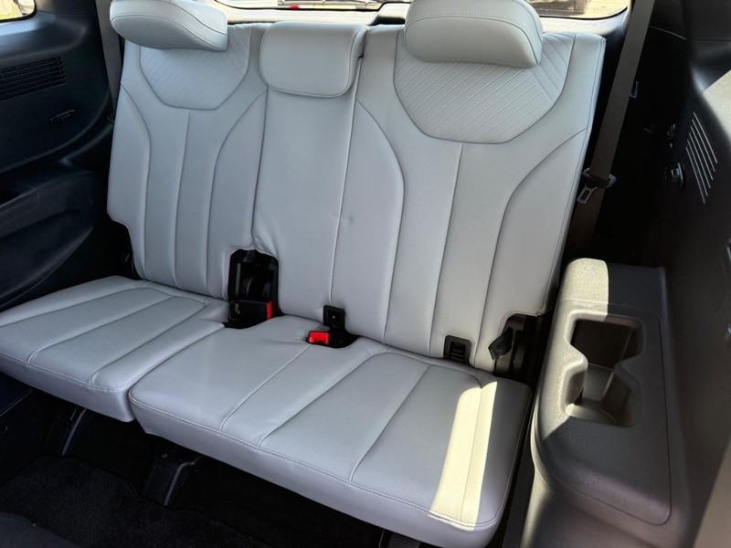 Hyundai Palisade Vehicle Full-screen Gallery Image 10