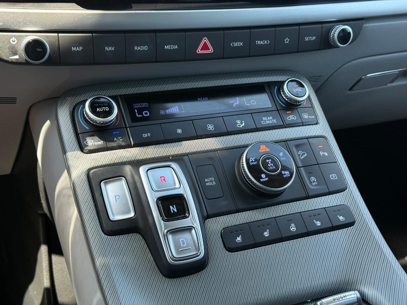 Hyundai Palisade Vehicle Full-screen Gallery Image 21