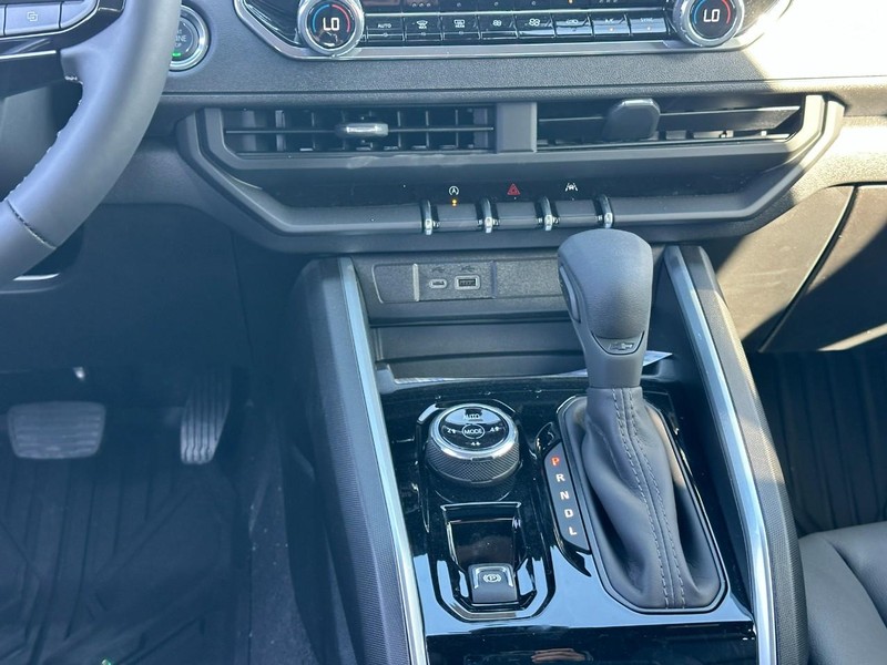 Chevrolet Colorado Vehicle Full-screen Gallery Image 8