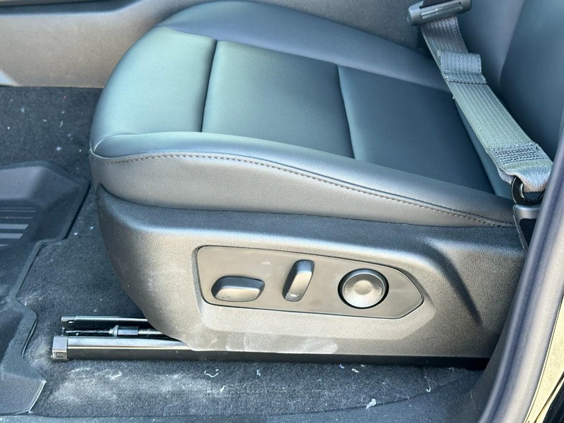 Chevrolet Colorado Vehicle Full-screen Gallery Image 10