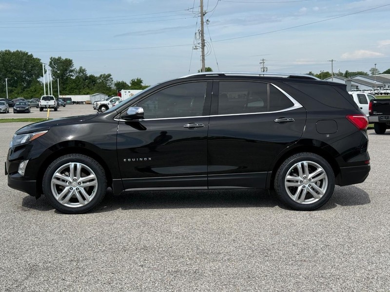 Chevrolet Equinox Vehicle Full-screen Gallery Image 02