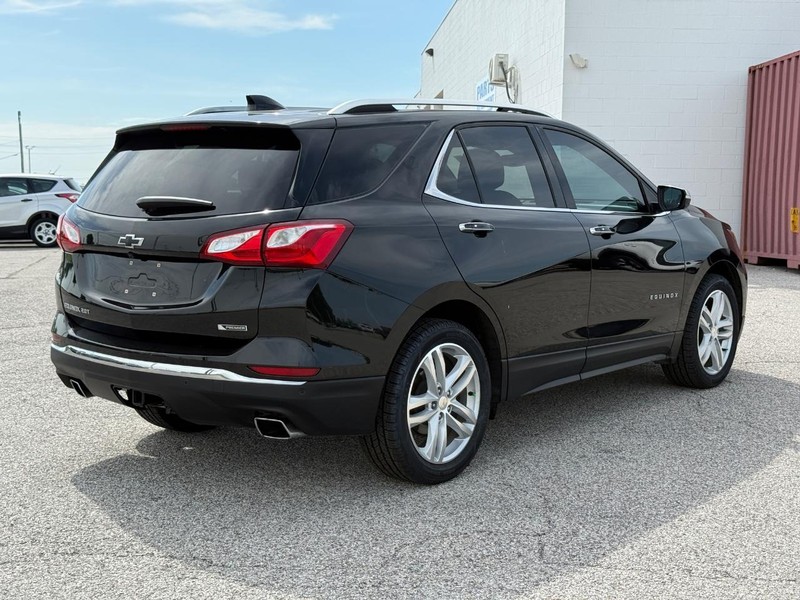 Chevrolet Equinox Vehicle Full-screen Gallery Image 05
