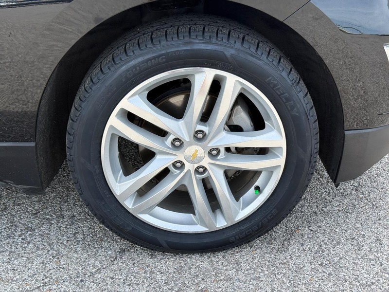 Chevrolet Equinox Vehicle Full-screen Gallery Image 07