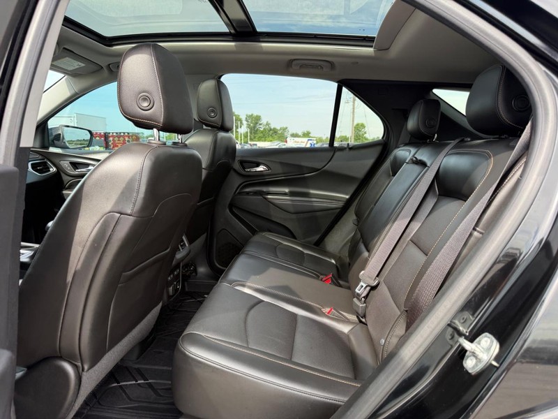 Chevrolet Equinox Vehicle Full-screen Gallery Image 10