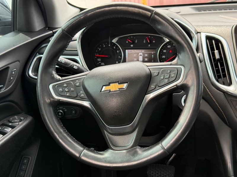 Chevrolet Equinox Vehicle Full-screen Gallery Image 14