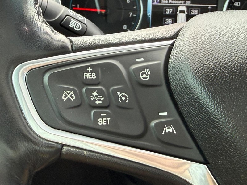 Chevrolet Equinox Vehicle Full-screen Gallery Image 15