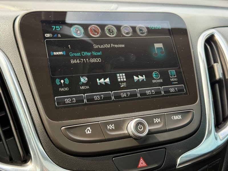 Chevrolet Equinox Vehicle Full-screen Gallery Image 18