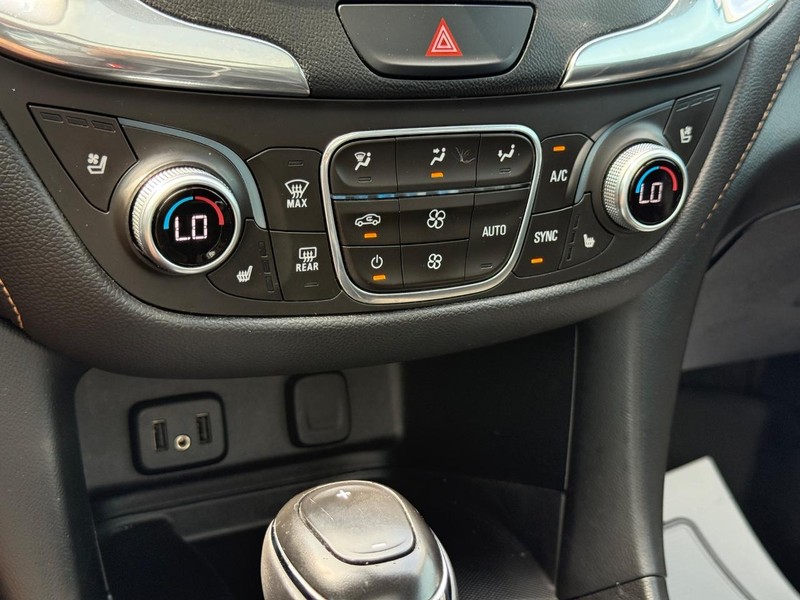 Chevrolet Equinox Vehicle Full-screen Gallery Image 20