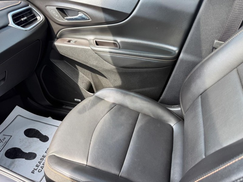 Chevrolet Equinox Vehicle Full-screen Gallery Image 22