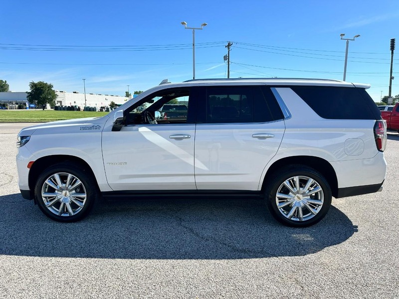 Chevrolet Tahoe Vehicle Full-screen Gallery Image 2