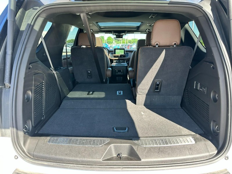 Chevrolet Tahoe Vehicle Full-screen Gallery Image 5