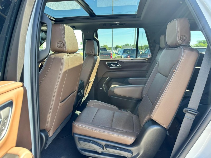 Chevrolet Tahoe Vehicle Full-screen Gallery Image 10