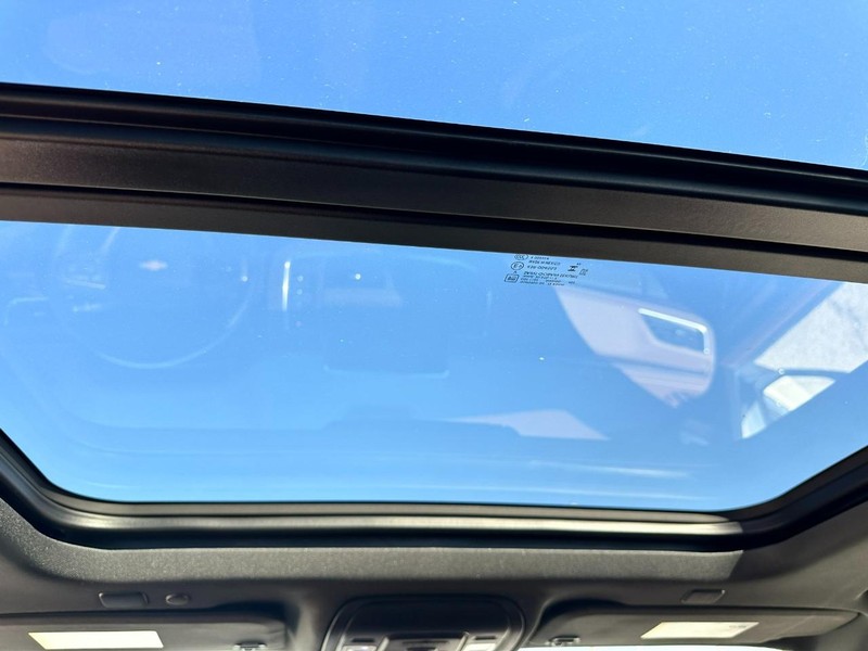Chevrolet Tahoe Vehicle Full-screen Gallery Image 12