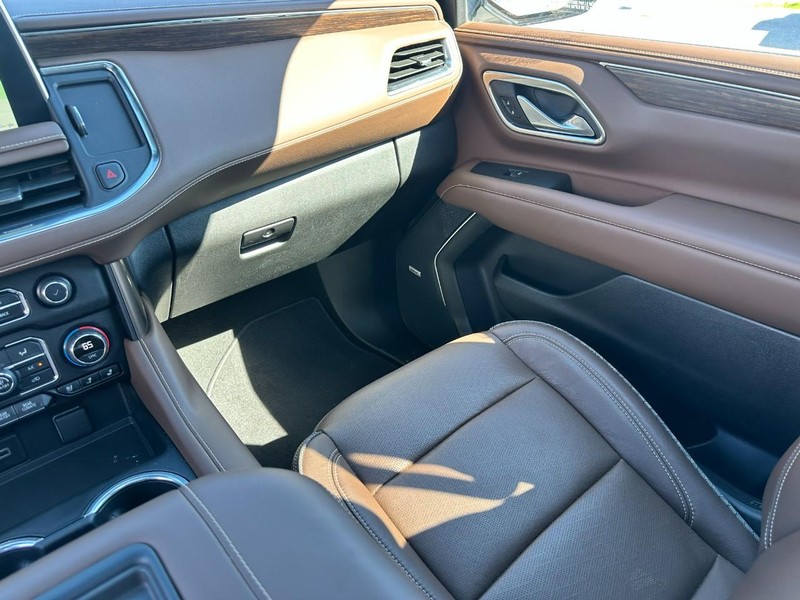 Chevrolet Tahoe Vehicle Full-screen Gallery Image 17
