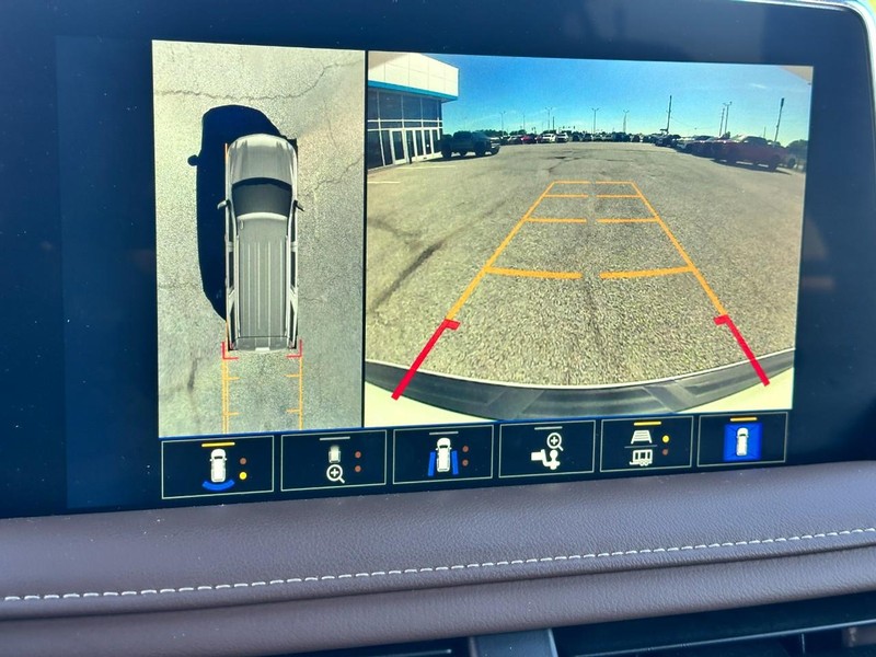 Chevrolet Tahoe Vehicle Full-screen Gallery Image 25