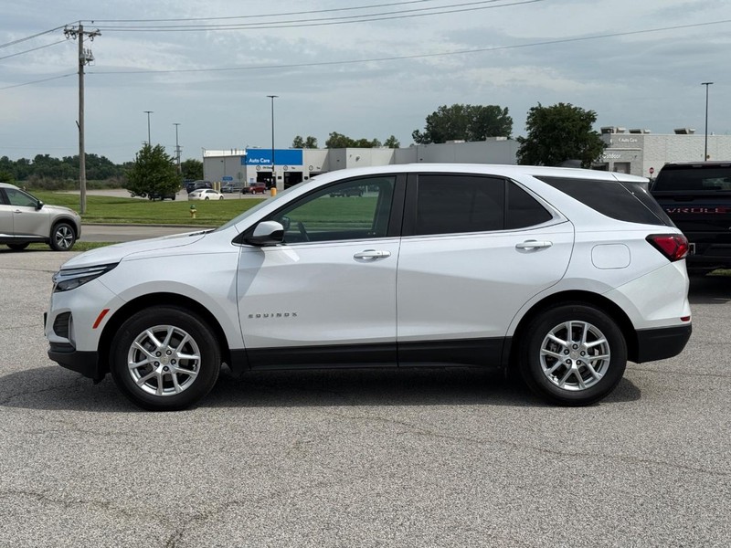 Chevrolet Equinox Vehicle Full-screen Gallery Image 2