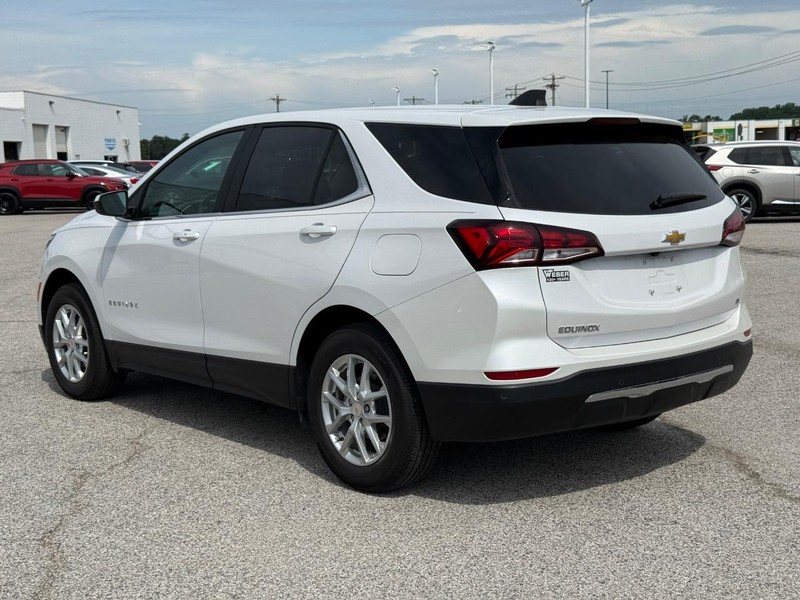 Chevrolet Equinox Vehicle Full-screen Gallery Image 3