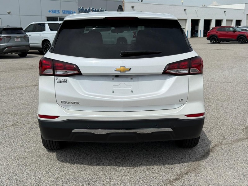 Chevrolet Equinox Vehicle Full-screen Gallery Image 4