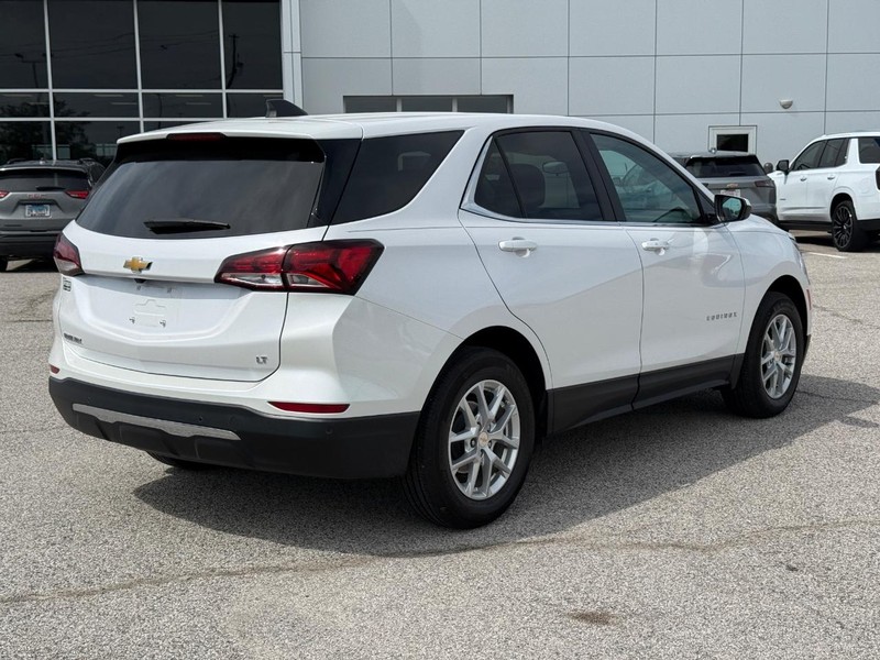 Chevrolet Equinox Vehicle Full-screen Gallery Image 5