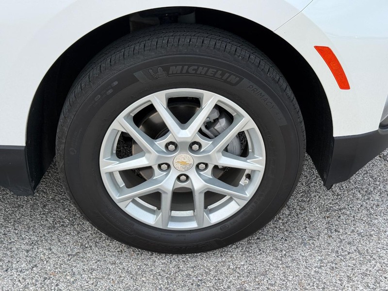 Chevrolet Equinox Vehicle Full-screen Gallery Image 7
