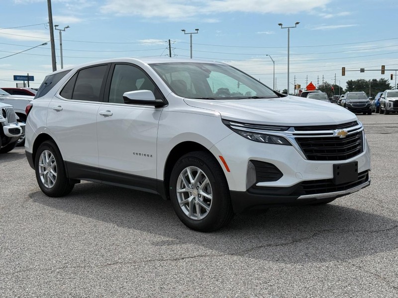 Chevrolet Equinox Vehicle Full-screen Gallery Image 8