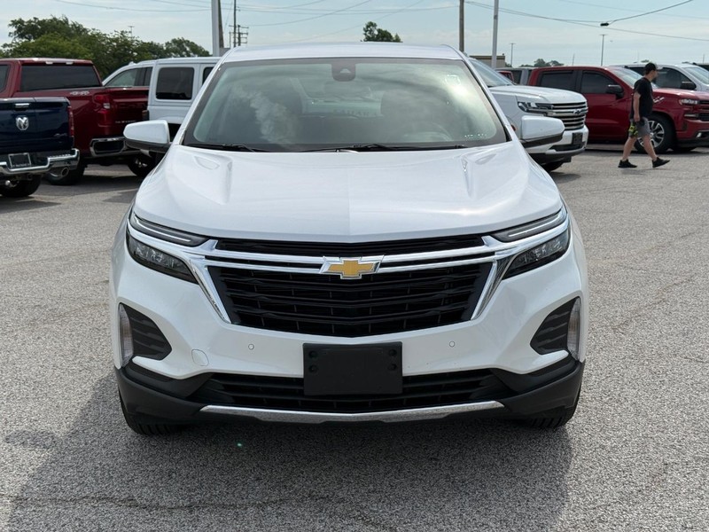 Chevrolet Equinox Vehicle Full-screen Gallery Image 9