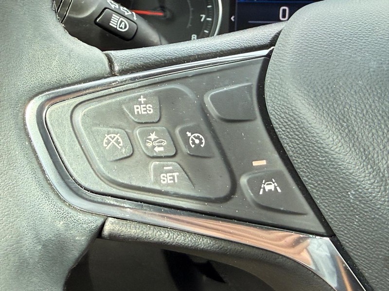 Chevrolet Equinox Vehicle Full-screen Gallery Image 13