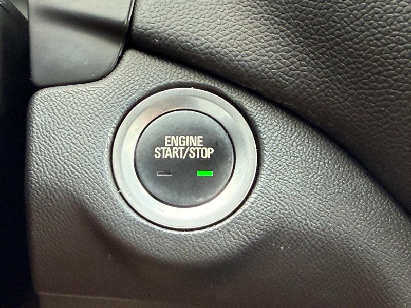 Chevrolet Equinox Vehicle Full-screen Gallery Image 15