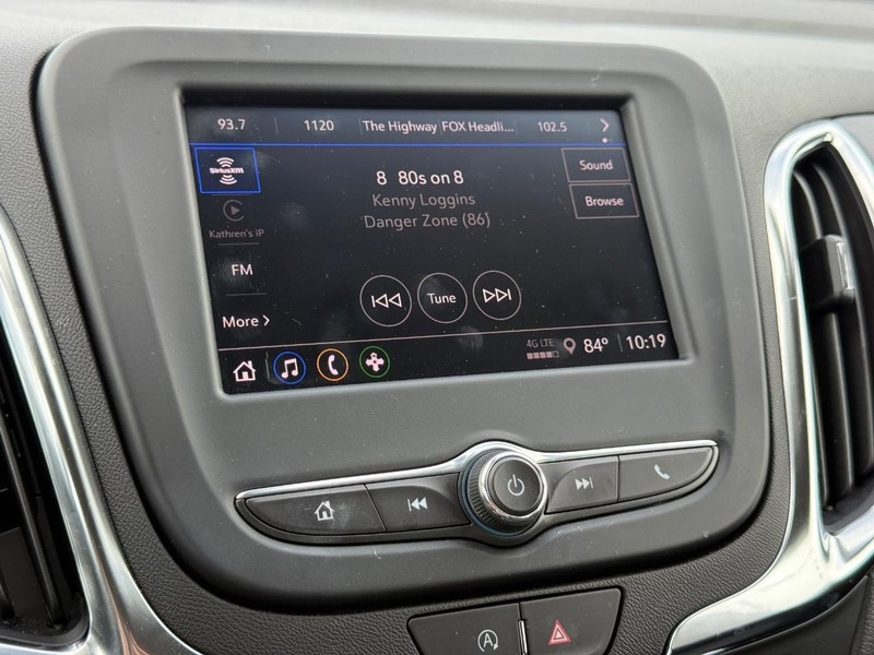 Chevrolet Equinox Vehicle Full-screen Gallery Image 16