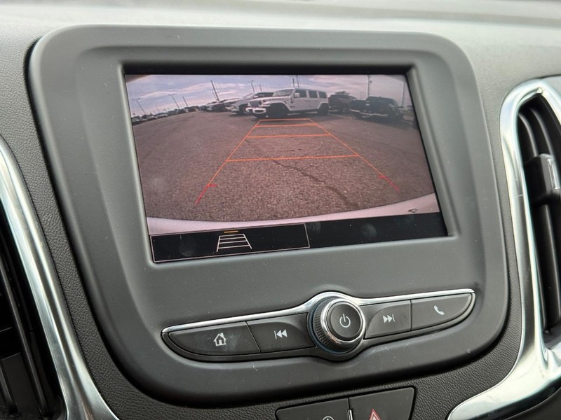 Chevrolet Equinox Vehicle Full-screen Gallery Image 17
