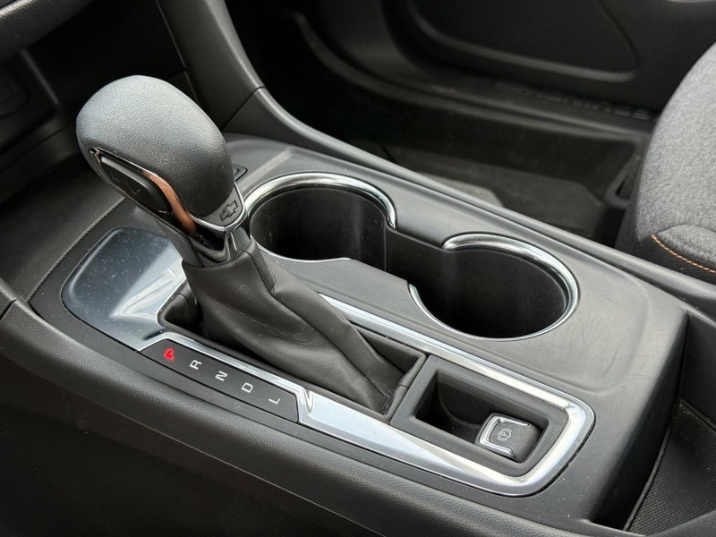 Chevrolet Equinox Vehicle Full-screen Gallery Image 19