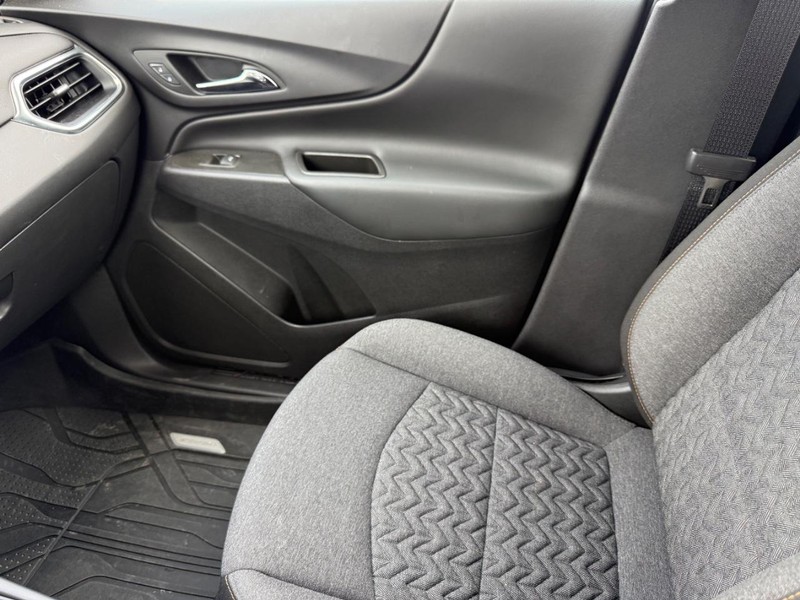Chevrolet Equinox Vehicle Full-screen Gallery Image 20