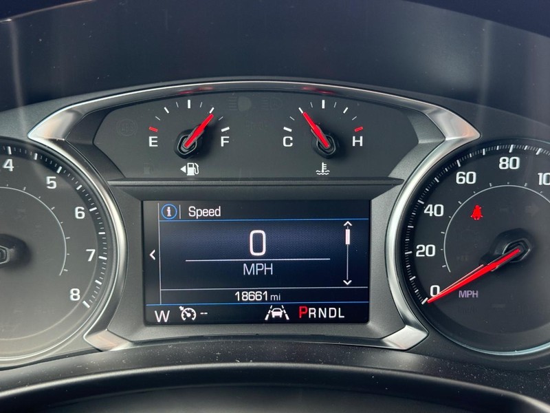 Chevrolet Equinox Vehicle Full-screen Gallery Image 21