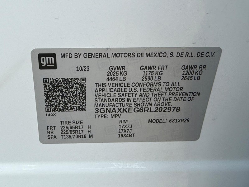 Chevrolet Equinox Vehicle Full-screen Gallery Image 24