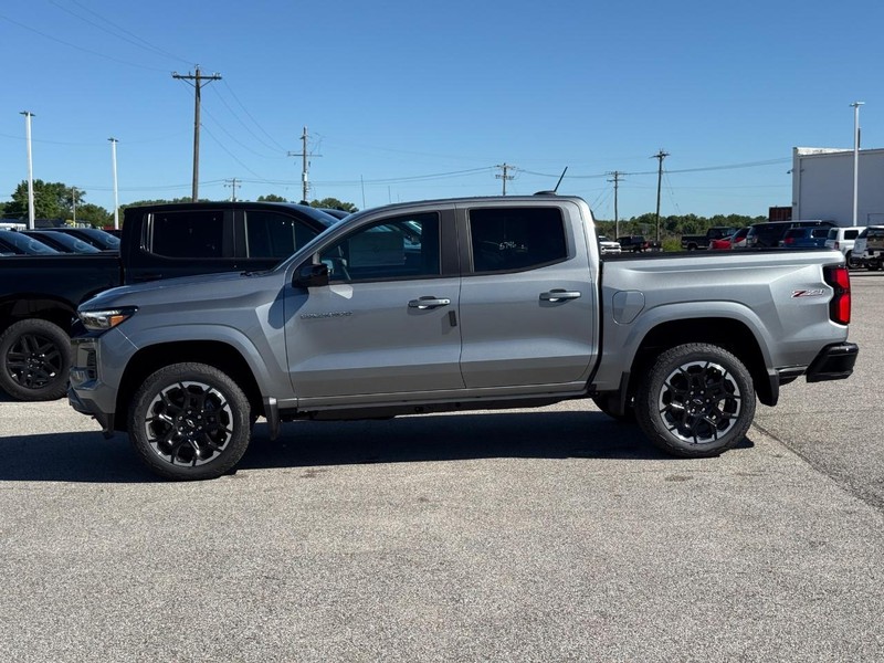 Chevrolet Colorado Vehicle Full-screen Gallery Image 2
