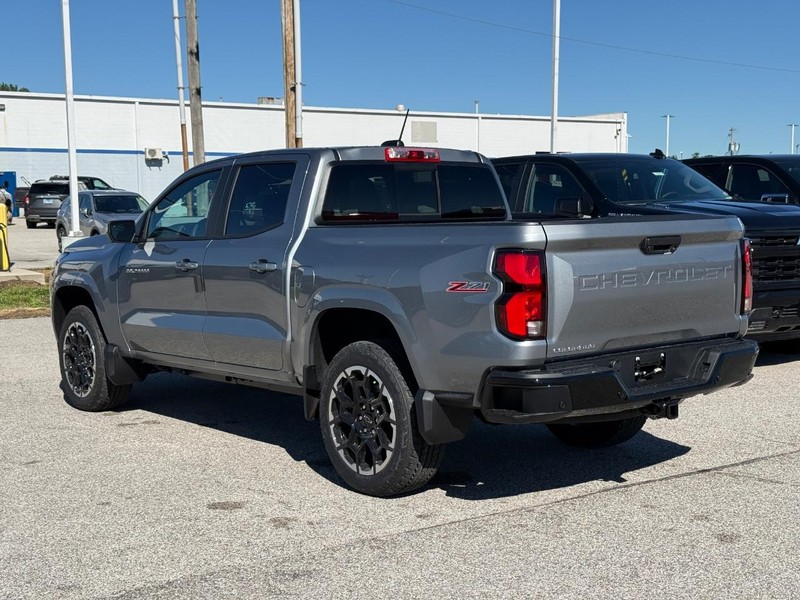 Chevrolet Colorado Vehicle Full-screen Gallery Image 3