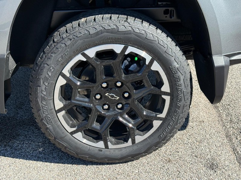 Chevrolet Colorado Vehicle Full-screen Gallery Image 4