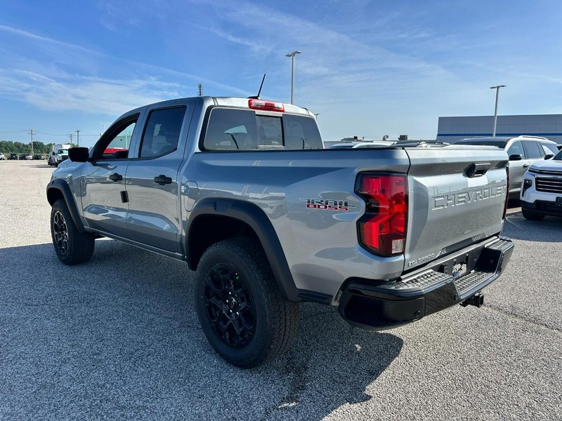 Chevrolet Colorado Vehicle Full-screen Gallery Image 3