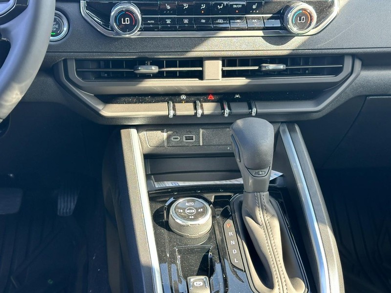 Chevrolet Colorado Vehicle Full-screen Gallery Image 8