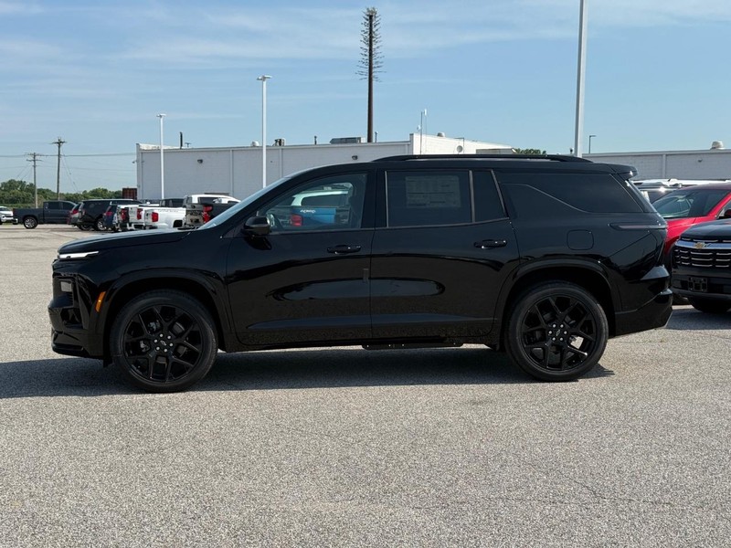Chevrolet Traverse Vehicle Full-screen Gallery Image 2