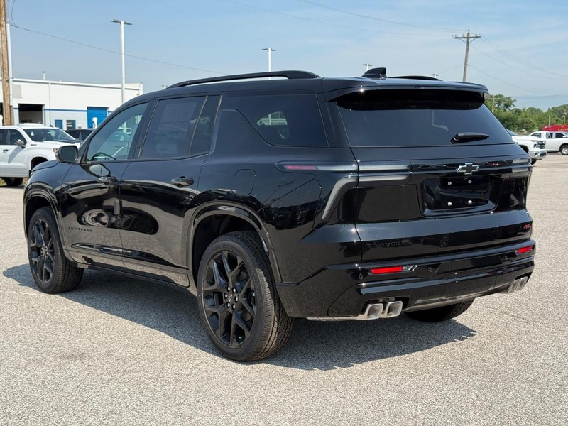 Chevrolet Traverse Vehicle Full-screen Gallery Image 3