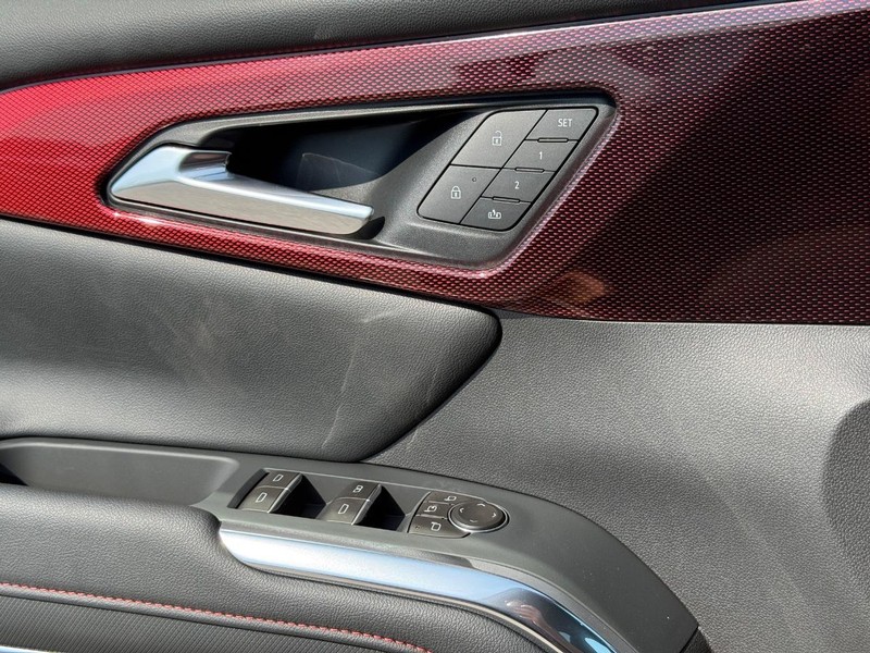 Chevrolet Traverse Vehicle Full-screen Gallery Image 18