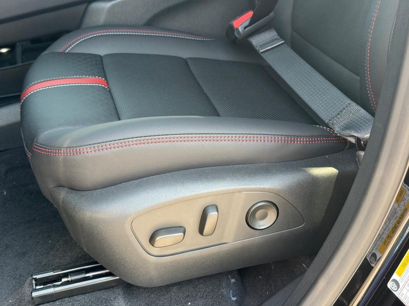 Chevrolet Traverse Vehicle Full-screen Gallery Image 19