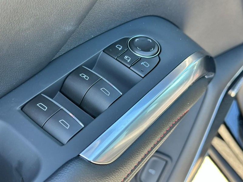 Chevrolet Traverse Vehicle Full-screen Gallery Image 12